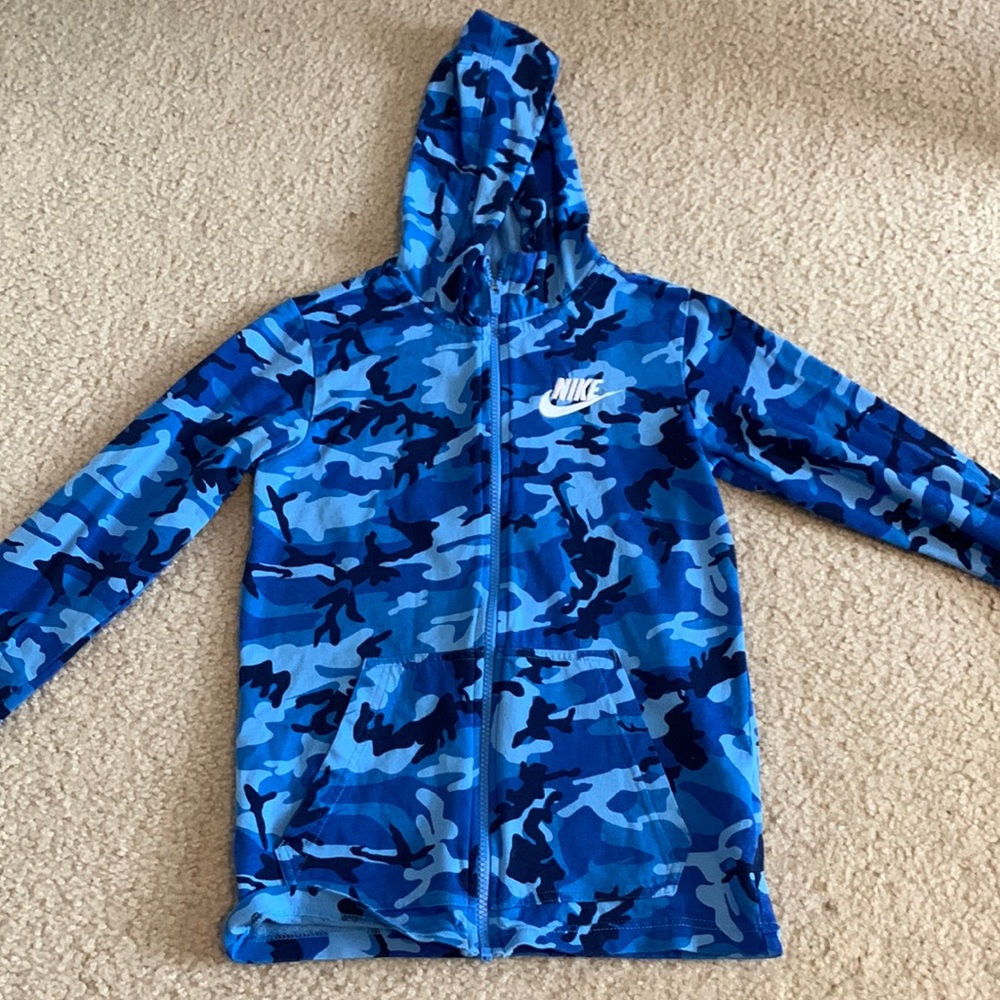 Nike boys blue camo zip up jacket medium